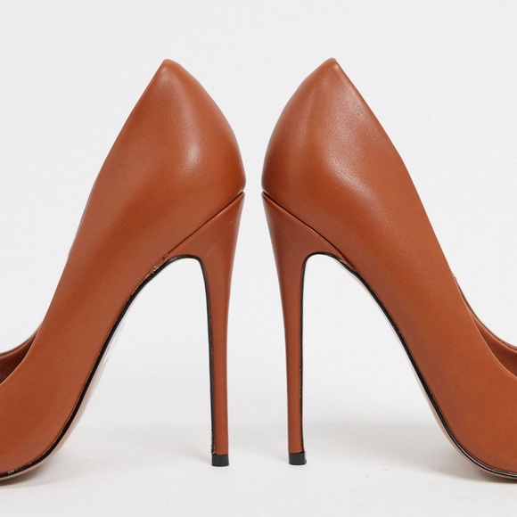 [SOLD] Pumps - Picture 3 of 12